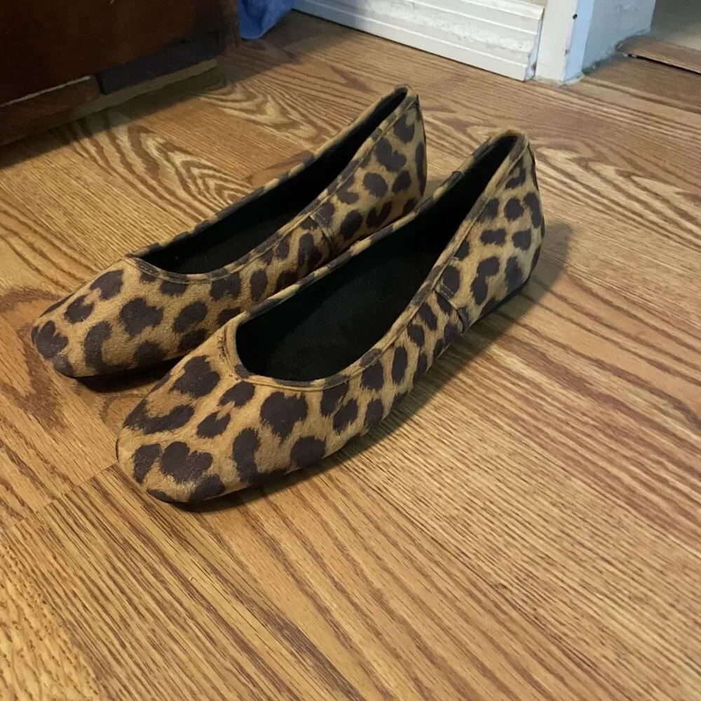 Vionic Brown Leopard Print Women Comfort Flats  7.5Orthotic Support Slip On Shoe
